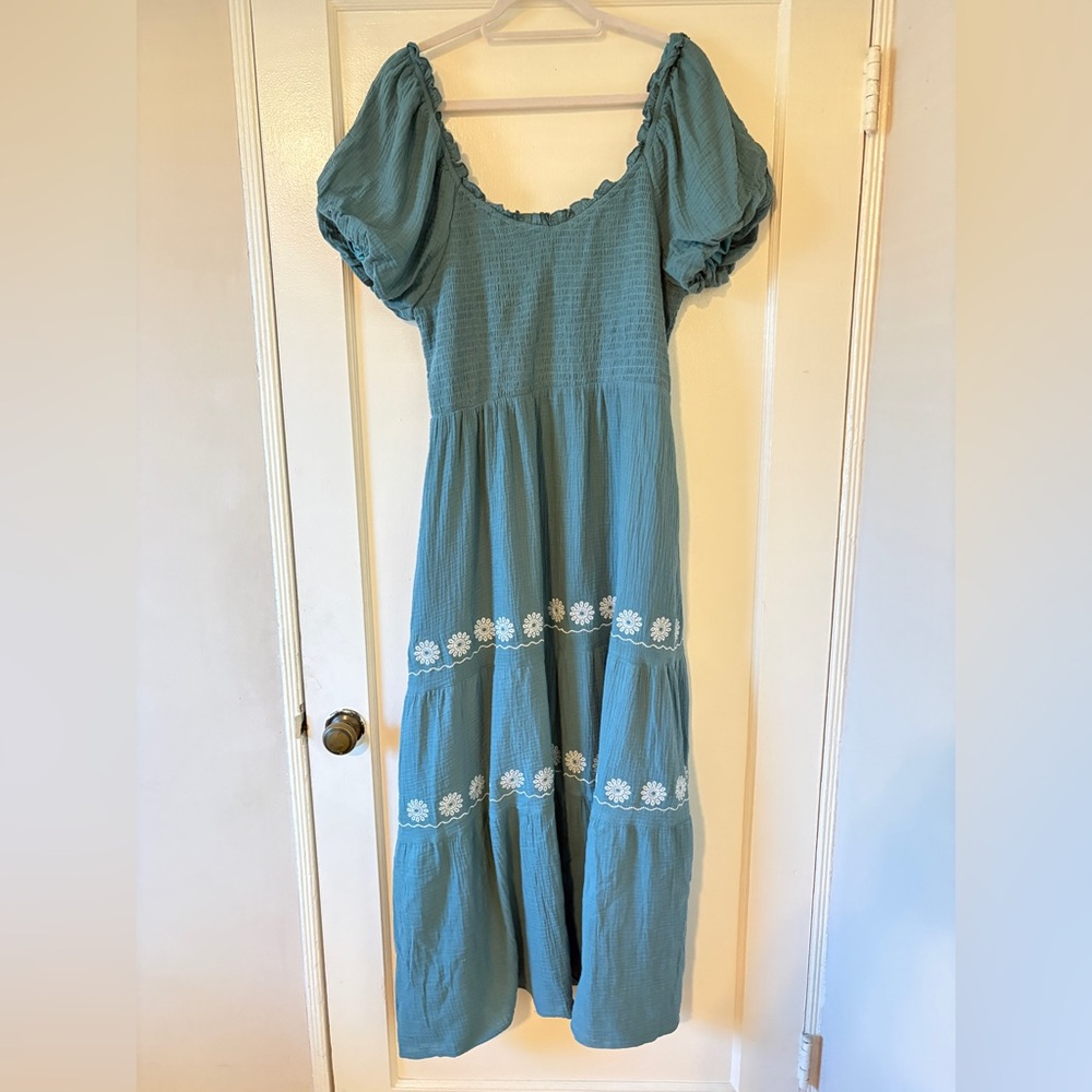1X NWT Baevely Green Floral Embroidered Smocked Maxi Dress